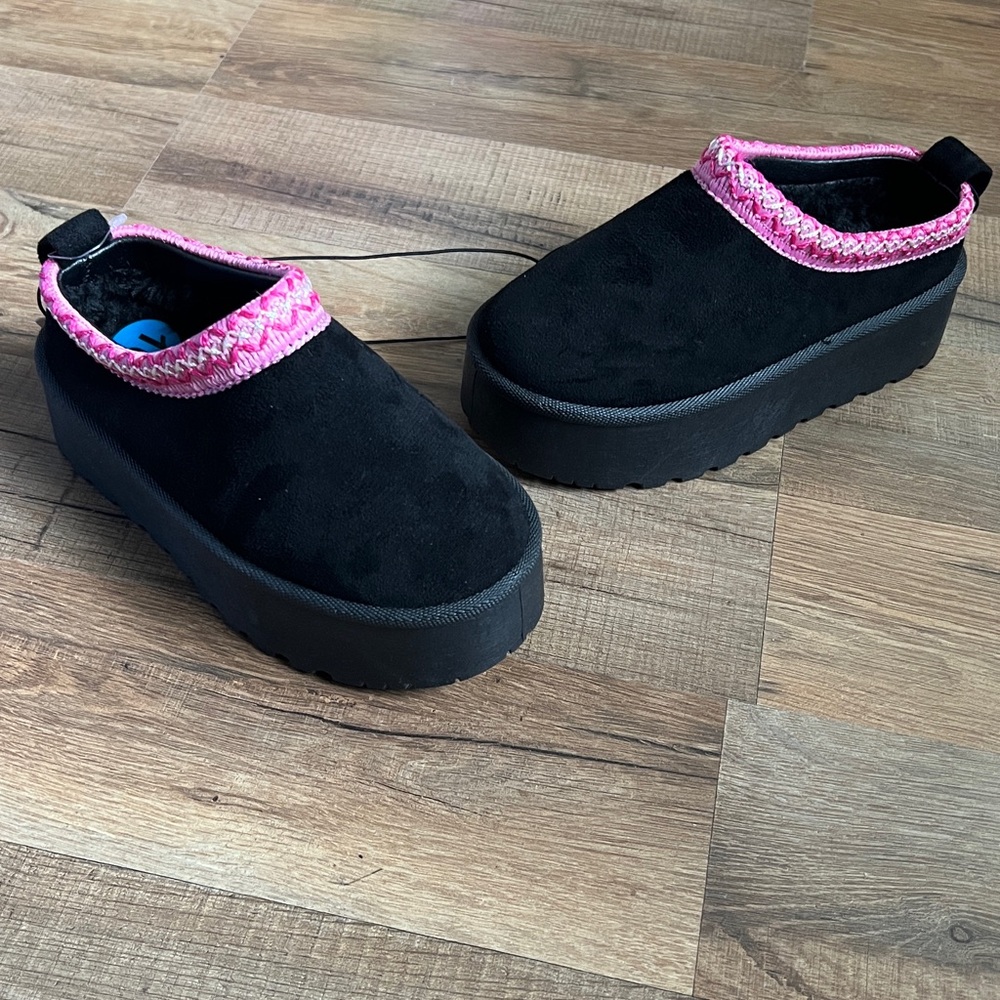 NWT Olivia & Kate faux fur girls kids slip on shoes black pink lined